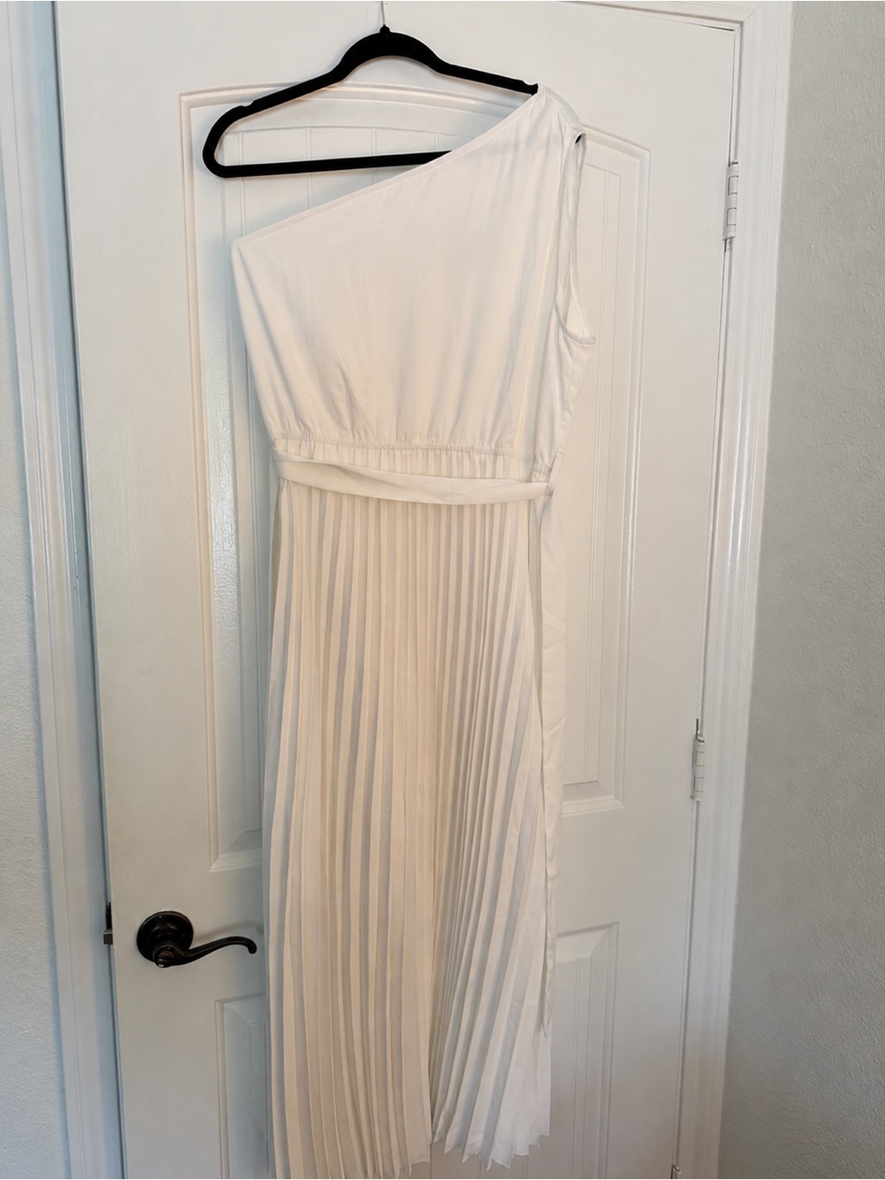 Asymmetric One-Shoulder White Pleated Maxi Dress